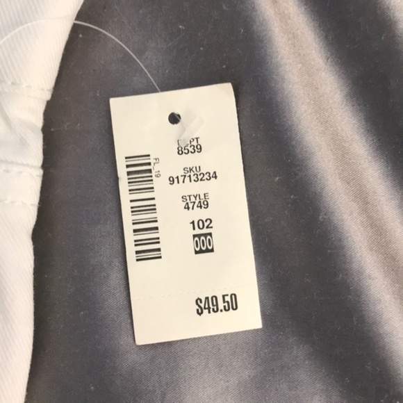 Aeropostale "Cheeky Short" White Shorts - Picture 3 of 4